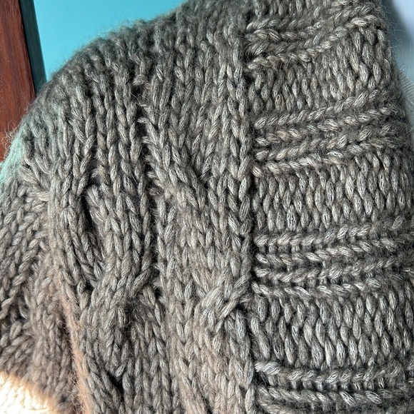 Land’s End Canvas sweater - Picture 2 of 3